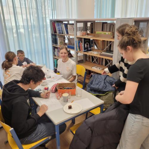 Eindruck von der Kinderbetreuung am Tag der offenen Tür in der Bibliothek