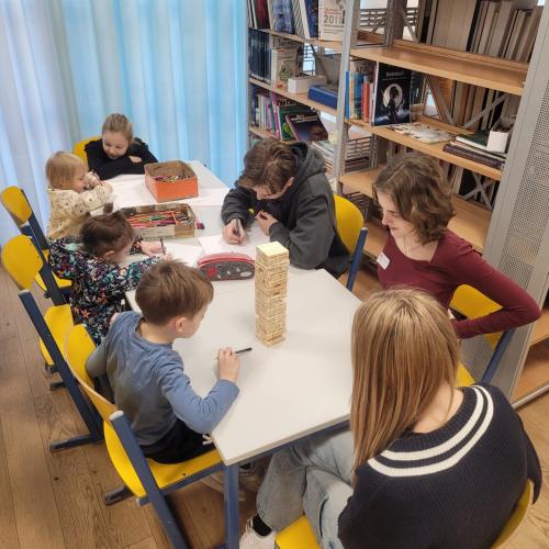 Eindruck von der Kinderbetreuung am Tag der offenen Tür in der Bibliothek