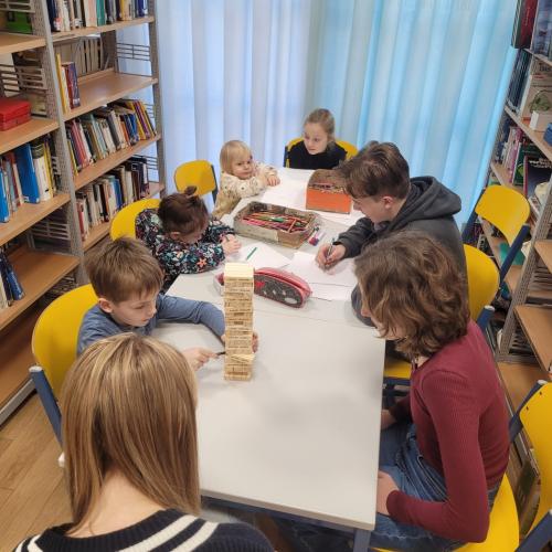 Eindruck von der Kinderbetreuung am Tag der offenen Tür in der Bibliothek