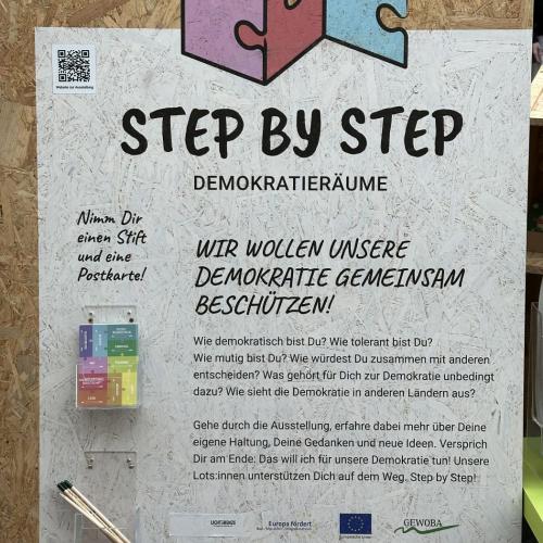 Step by Step Demokratieräume Plakat