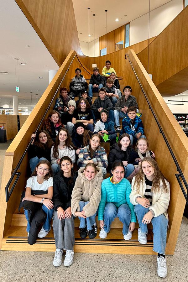 2412_bibliohtek3b_1.jpg