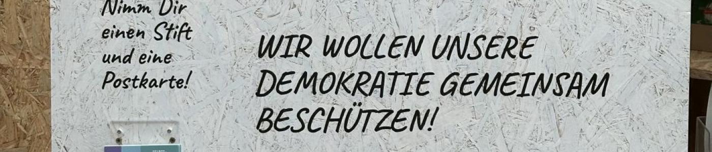 Step by Step Demokratieräume Plakat