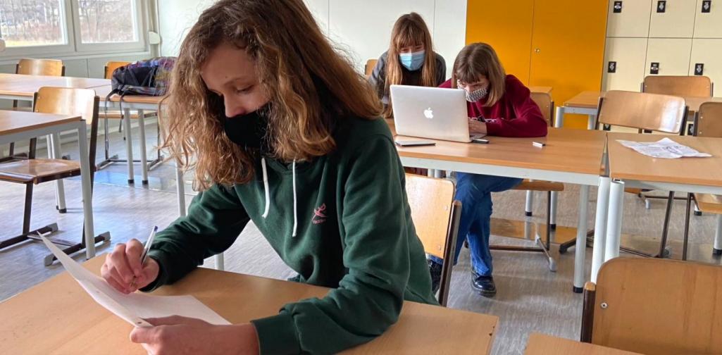 TdoT Making Of 2 SchülerInnen beim Planen und Video Schneiden