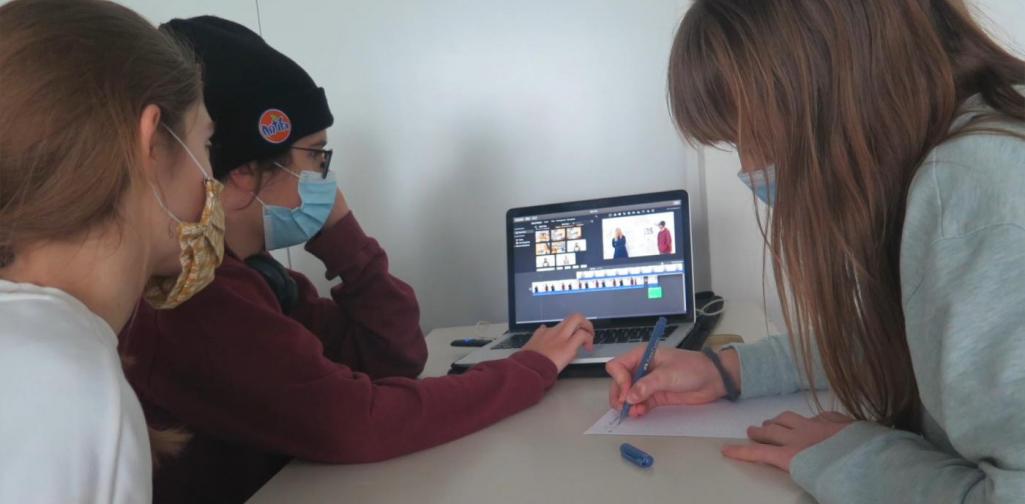 TdoT Making Of 3 SchülerInnen vor Computer mit Videoschnitt