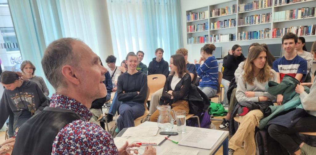 thomas_lackner_bei_seinem_workshop_ueber_vorlesen_web